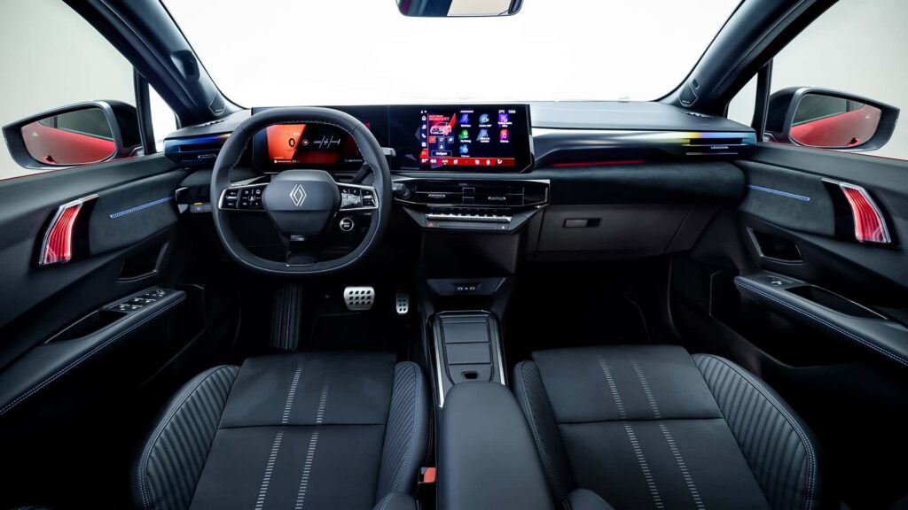 2026 Renault Clio iç mekan görünümü: dijital gösterge paneli ve multimedya ekranı
